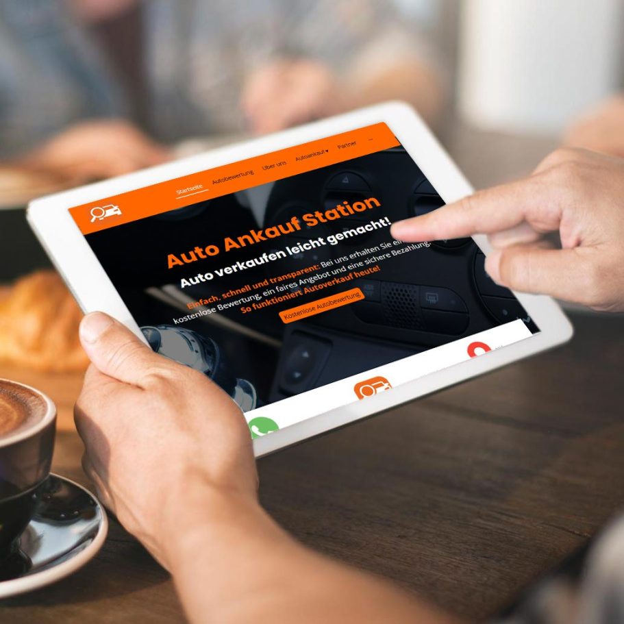 Tablet mit einer Website zum Autoverkauf